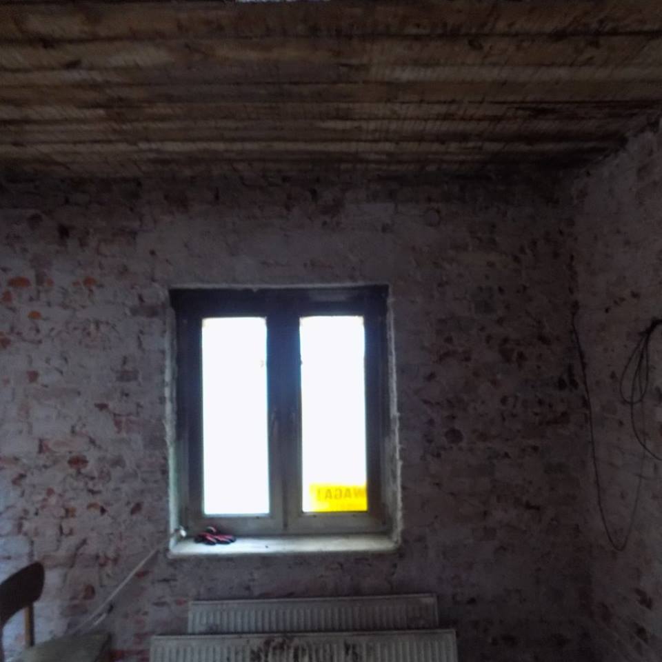 Odbudowa domu po pożarze w Pińsku trwa