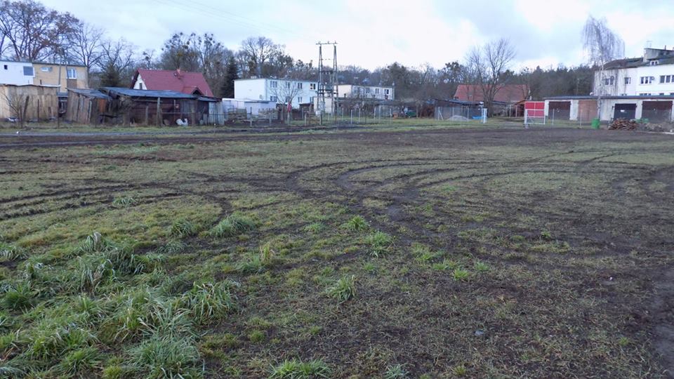 W Pińsku zostało zdewastowane boisko!