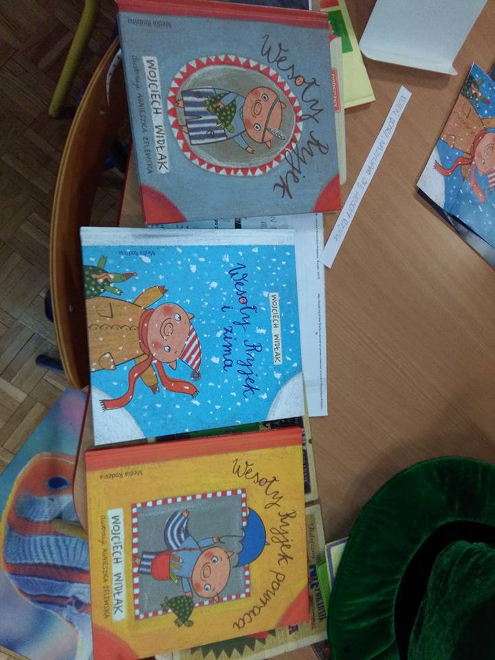 Smerfiki z Rejonowej Bibliotece Publicznej w Szubinie