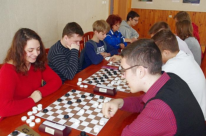 Warcabiści stupolowi podsumowali sezon