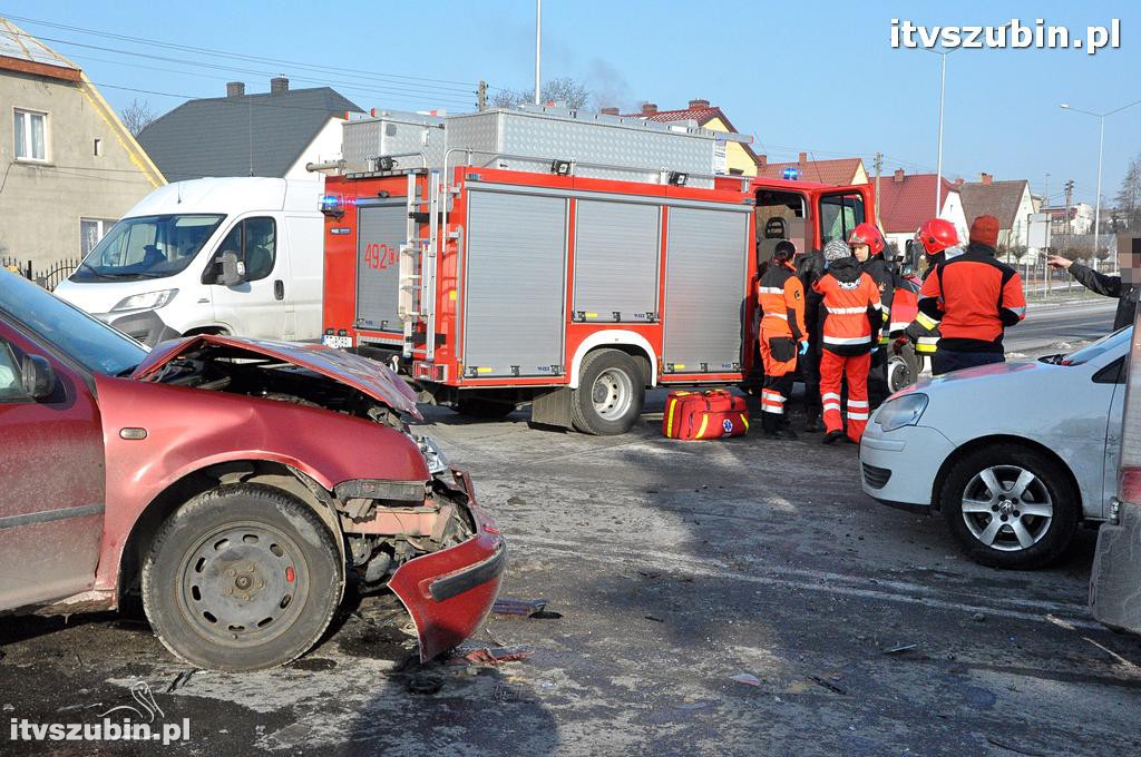 Kolizja trzech pojazdów w Szubinie