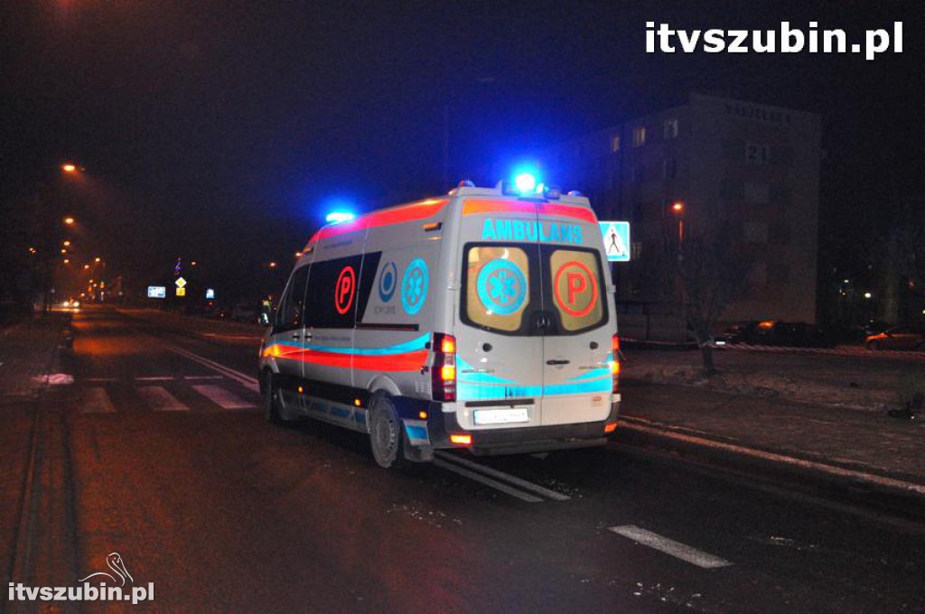 Kierujący mercedesem wyleciał z zakrętu