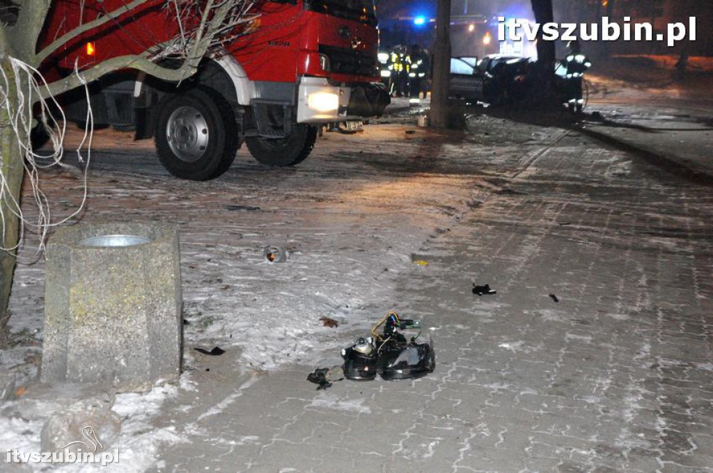 Kierujący mercedesem wyleciał z zakrętu