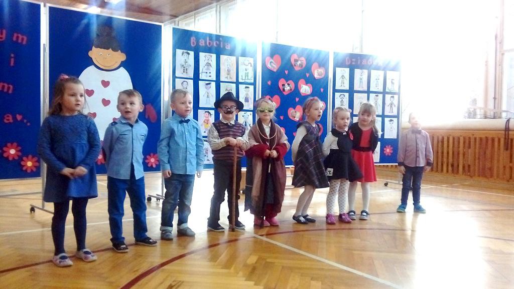 Dzień Babci i Dzień Dziadka u maluchów w Kowalewie