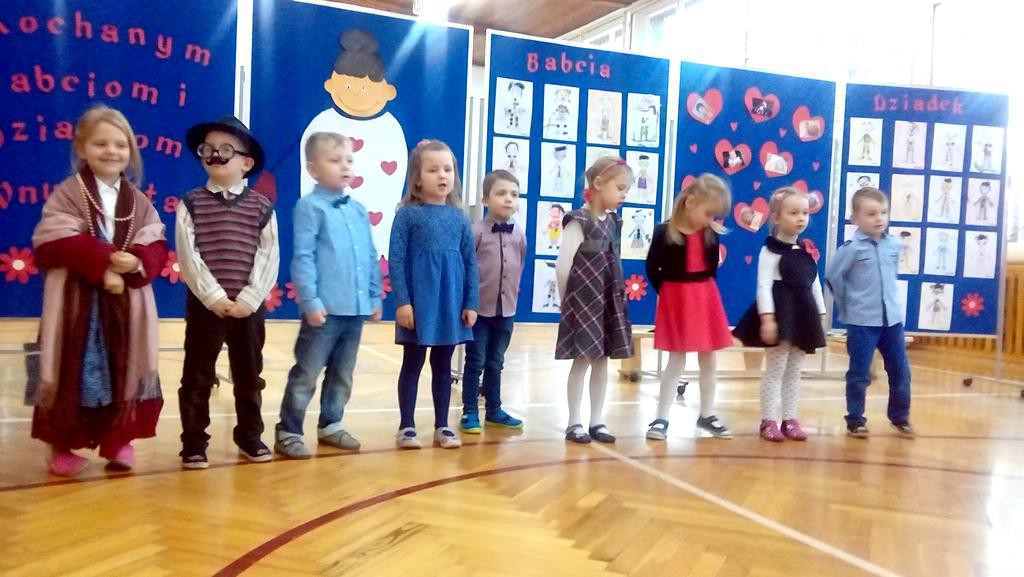 Dzień Babci i Dzień Dziadka u maluchów w Kowalewie