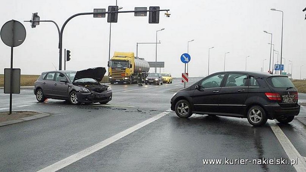 Wypadek na skrzyżowaniu w Nakle