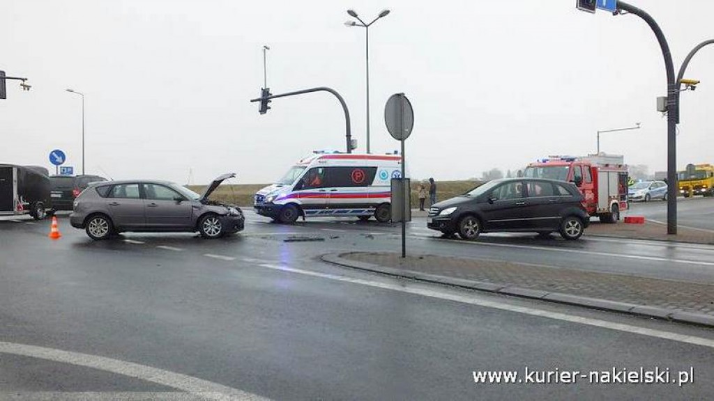 Wypadek na skrzyżowaniu w Nakle