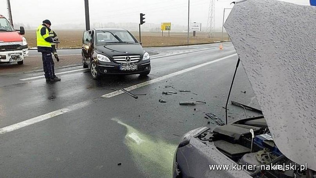 Wypadek na skrzyżowaniu w Nakle