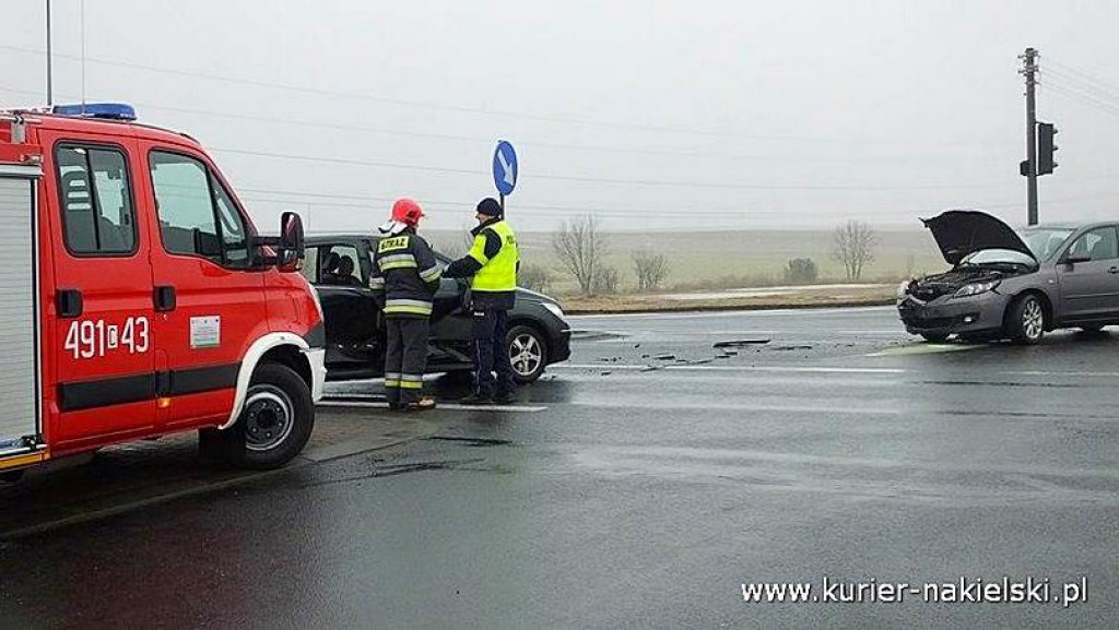 Wypadek na skrzyżowaniu w Nakle