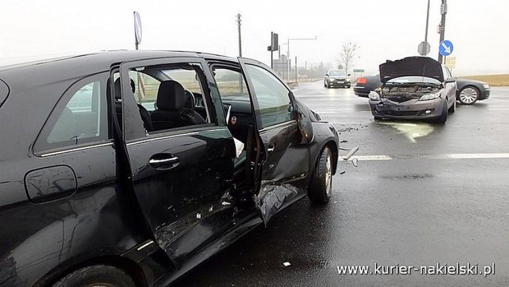 Wypadek na skrzyżowaniu w Nakle