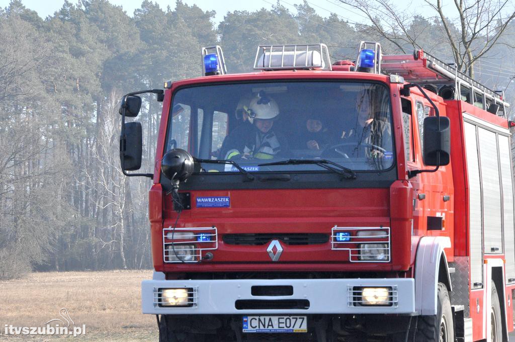 Pożar balotów w Smolnikach