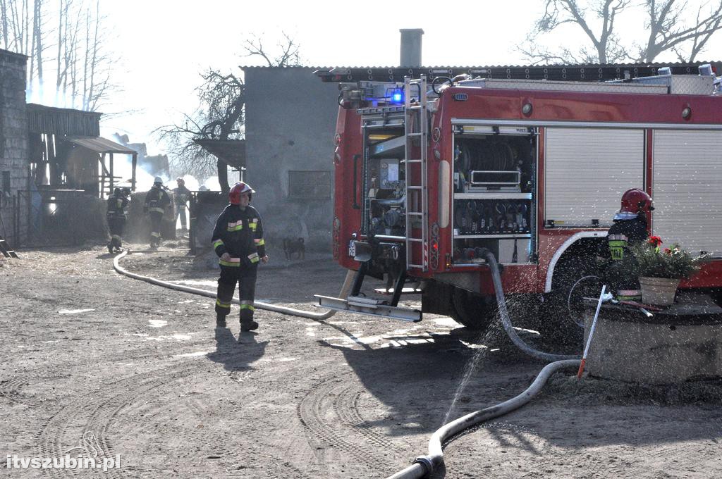 Pożar balotów w Smolnikach