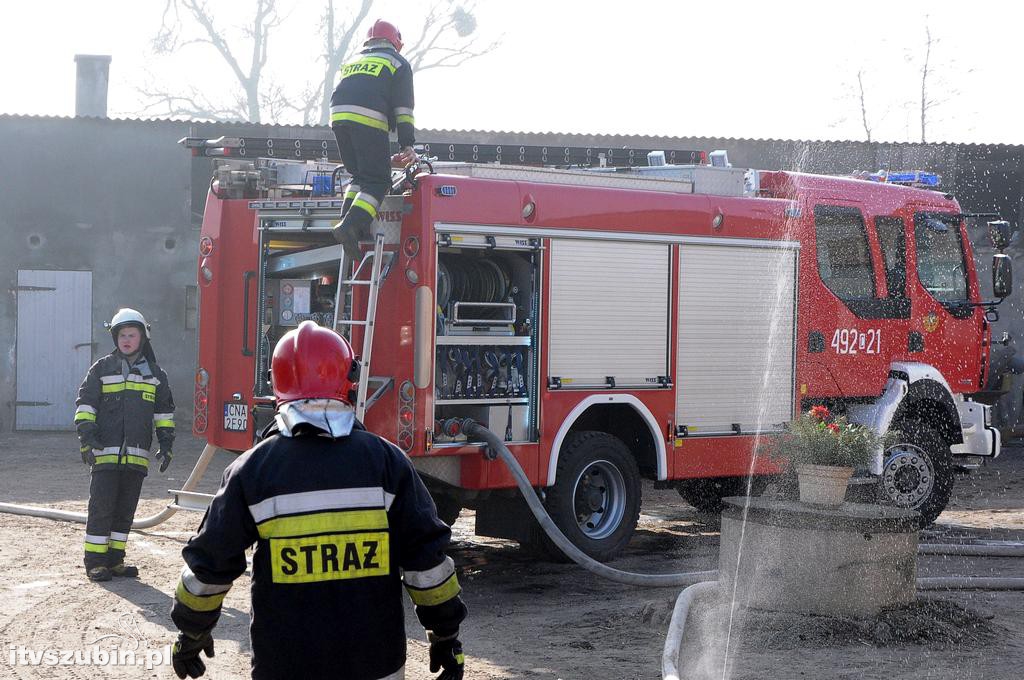 Pożar balotów w Smolnikach