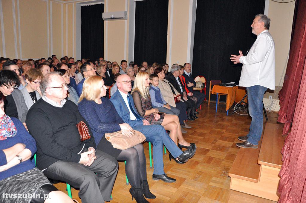 Premiera groteski 