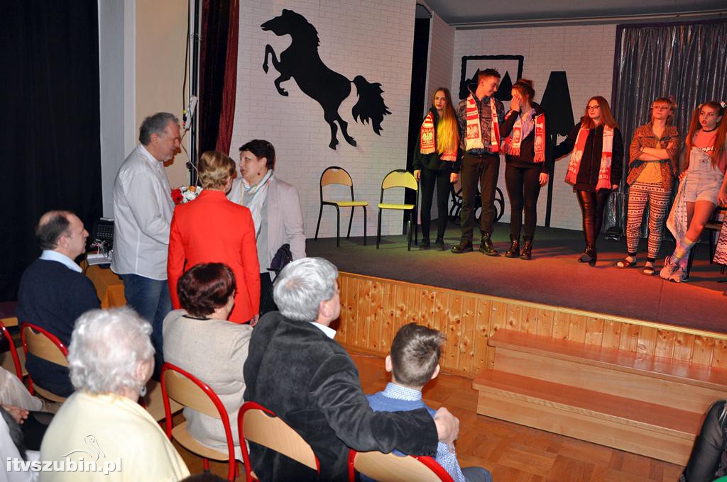 Premiera groteski 