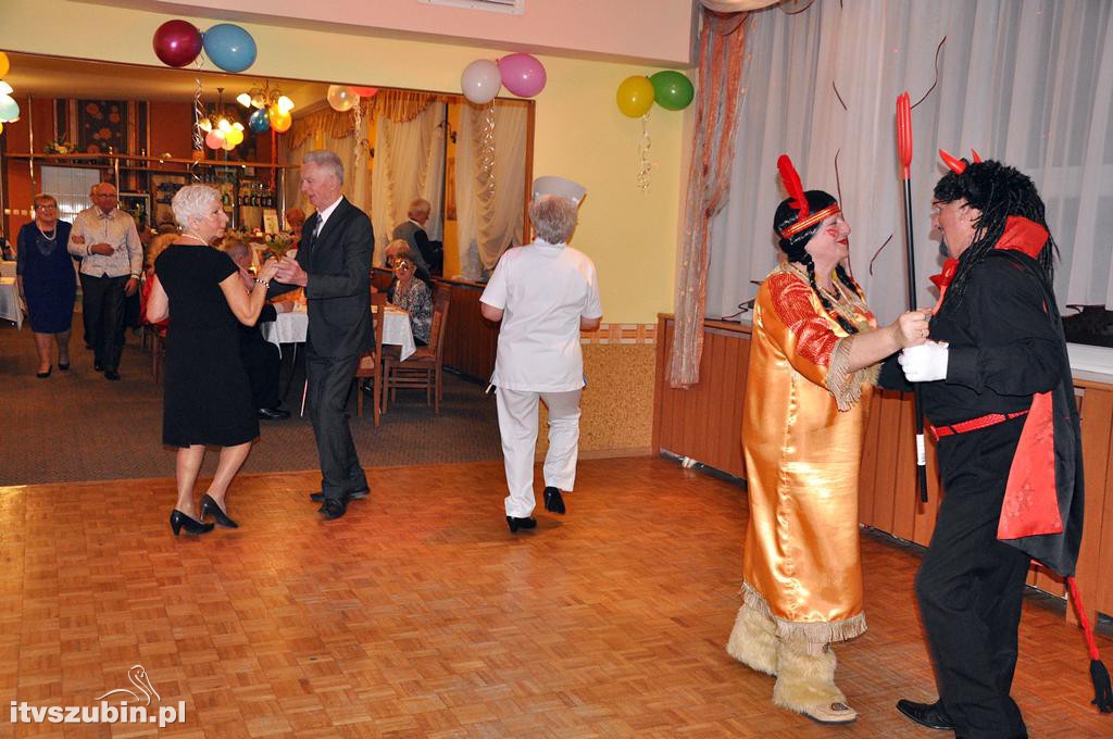Emeryci pożegnali mijający karnawał 2017