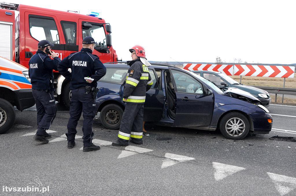 Wypadek na obwodnicy Szubina zderzyły się dwa fordy