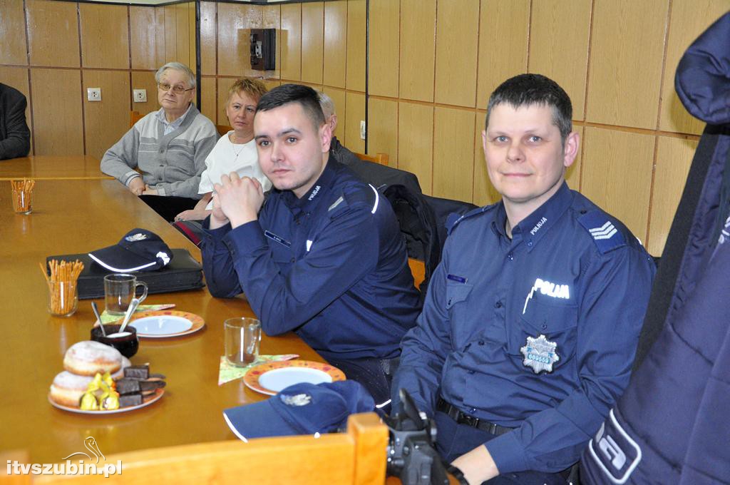 Żyj bezpiecznie spotkanie emerytów z policjantami