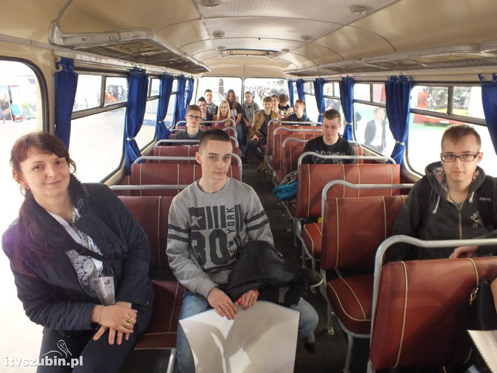 Grupa logistyków z ZSP Szubin na poznańskich targach branżowych