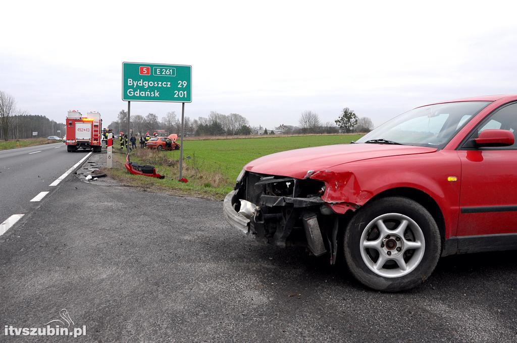 Kolizja dwóch osobówek w Łachowie DK5