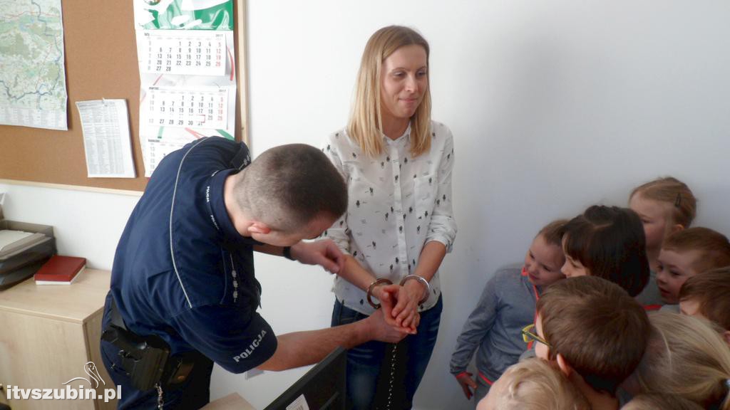 Wizyta Stokrotek i Biedronek w KP Szubin i PSP w Szubinie
