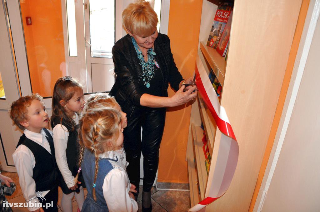 Półka bookcrossingowa w PS 3 Szubin