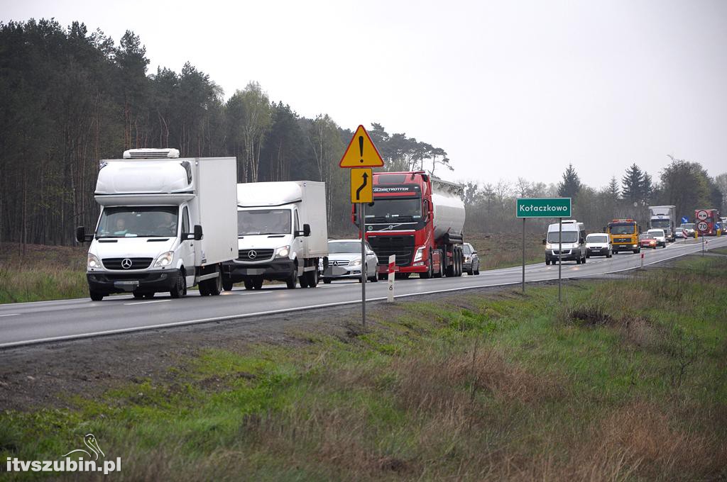 Kolizja dwóch osobówek w Łachowie, DK5