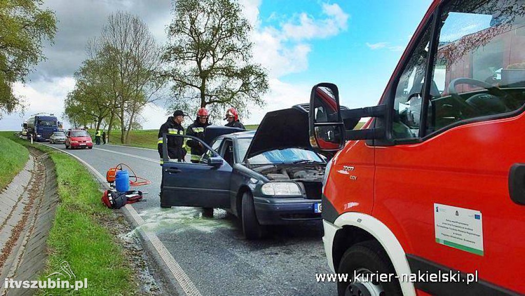 Wypadek dwóch samochodów osobowych pod Paterkiem