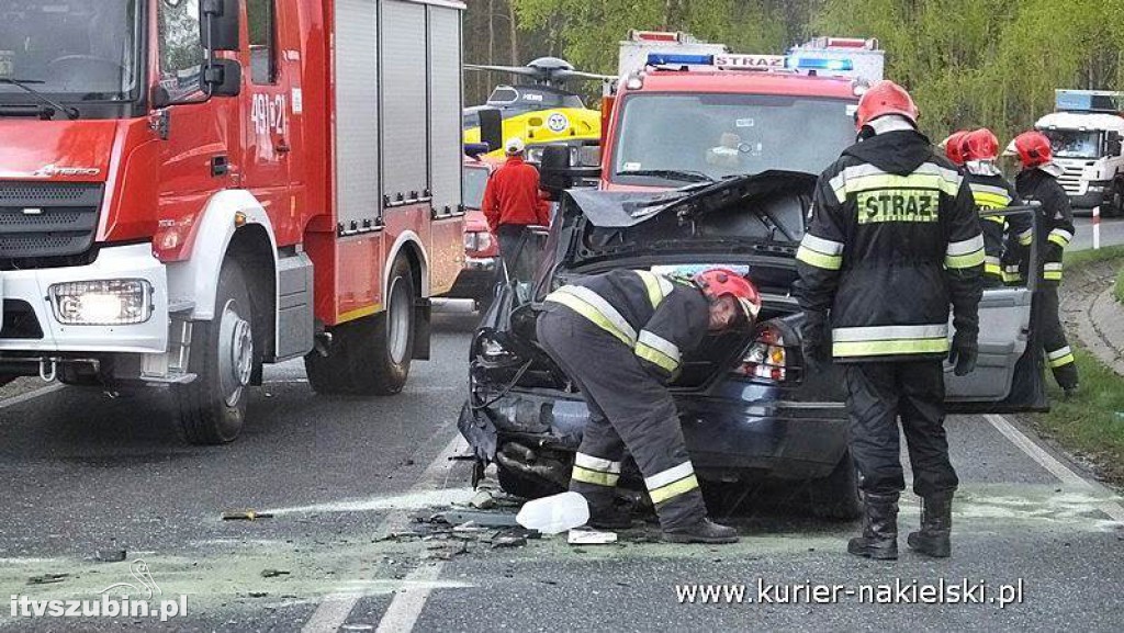 Wypadek dwóch samochodów osobowych pod Paterkiem