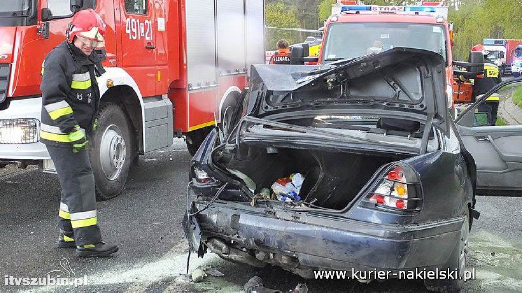 Wypadek dwóch samochodów osobowych pod Paterkiem