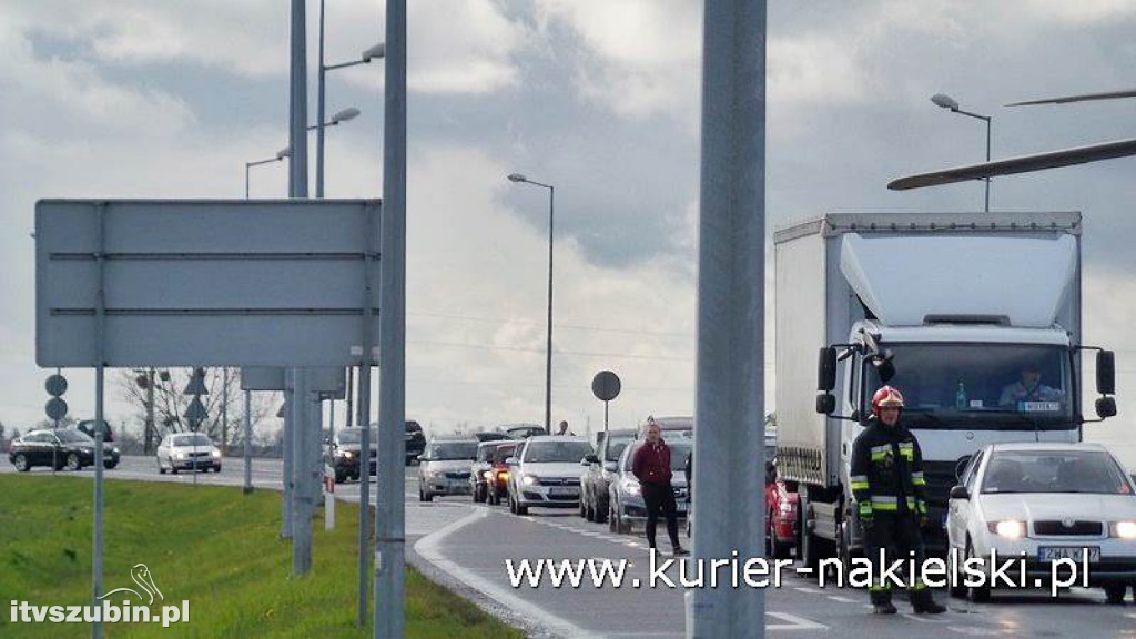 Wypadek na skrzyżowaniu ul. Karnowskiej z obwodnicą Nakła