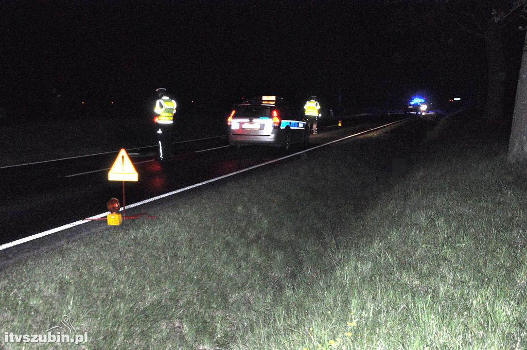 Tragiczny wypadek za Samoklęskami Dużymi. Pieszy potrącony przez auto