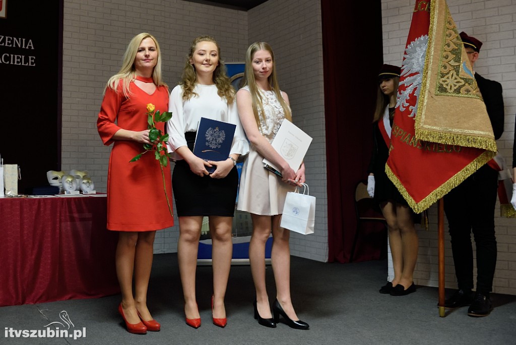 Pożegnanie absolwentów w LO Szubin