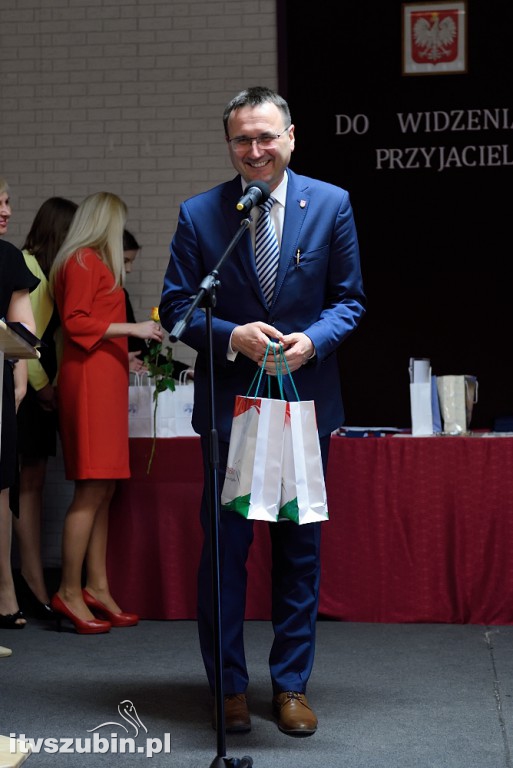 Pożegnanie absolwentów w LO Szubin