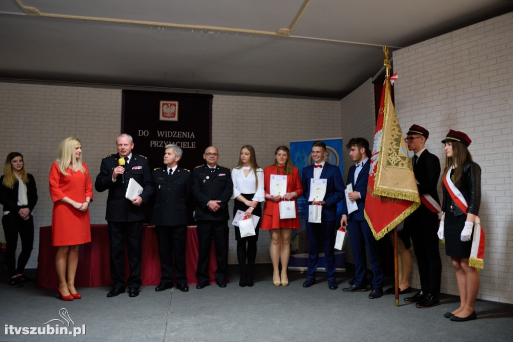 Pożegnanie absolwentów w LO Szubin