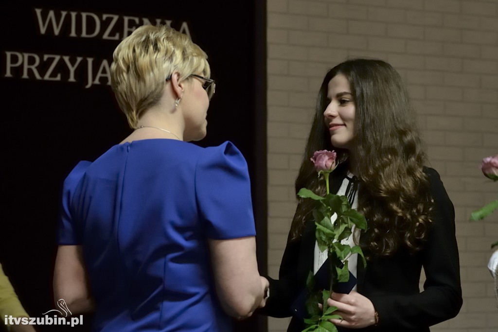Pożegnanie absolwentów w LO Szubin