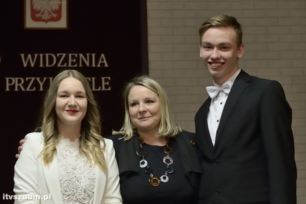 Pożegnanie absolwentów w LO Szubin