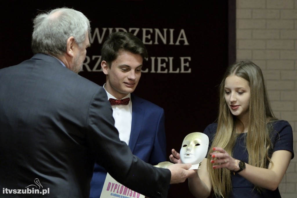 Pożegnanie absolwentów w LO Szubin