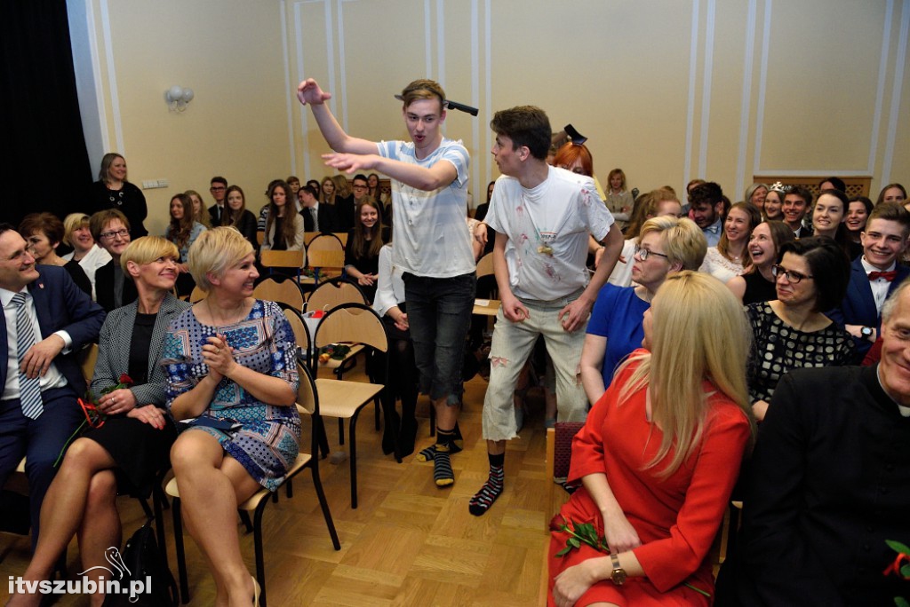 Pożegnanie absolwentów w LO Szubin