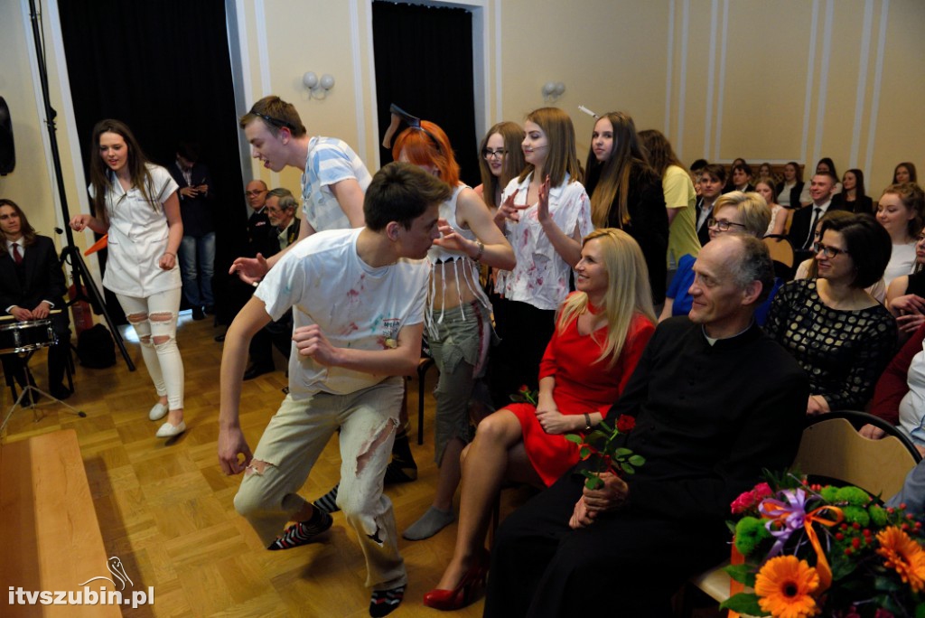 Pożegnanie absolwentów w LO Szubin