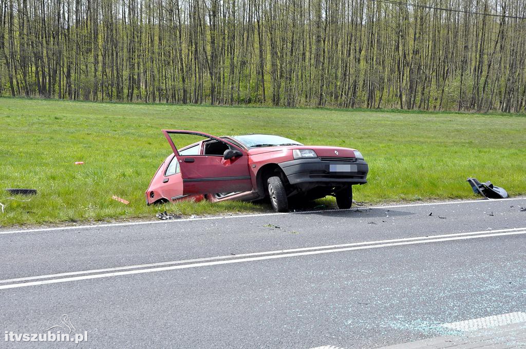Kolizja dwóch osobówek w Szubinie Wsi (DW246)