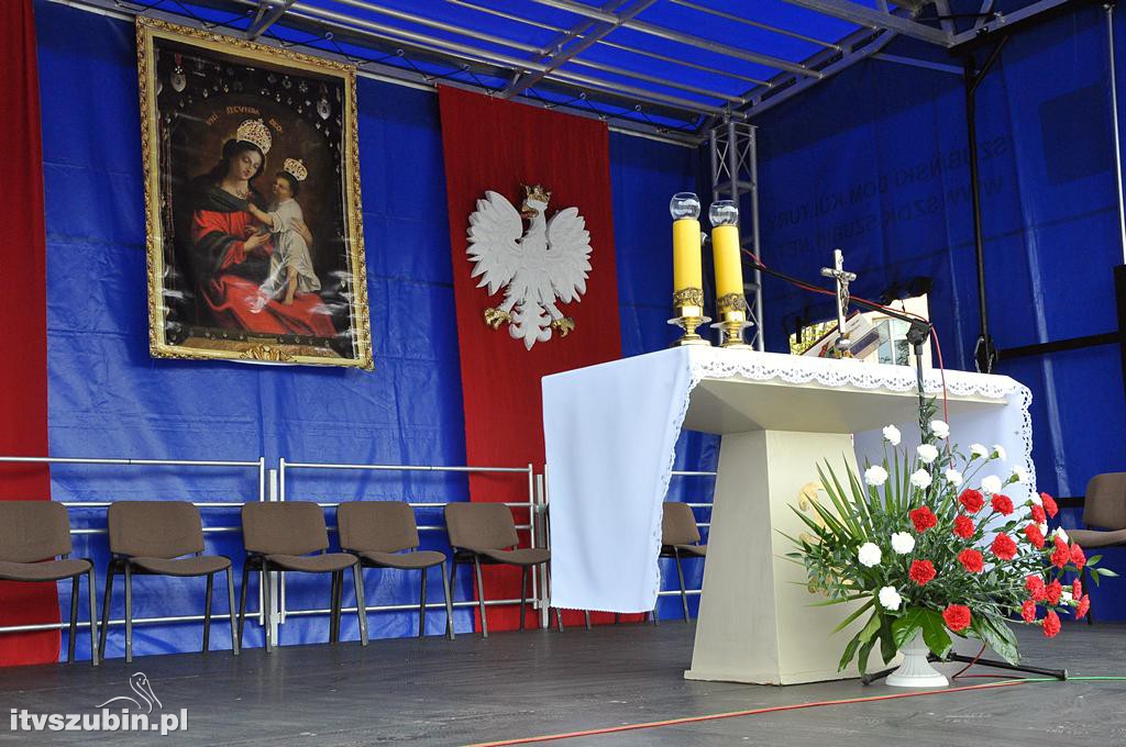 Uroczysta Msza św. za Ojczyznę na szubińskim Rynku