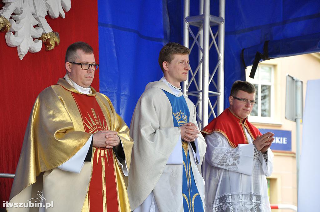 Uroczysta Msza św. za Ojczyznę na szubińskim Rynku
