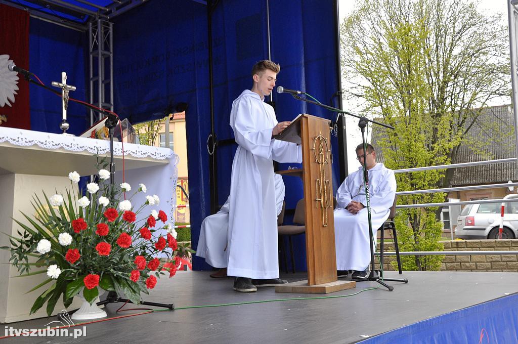 Uroczysta Msza św. za Ojczyznę na szubińskim Rynku