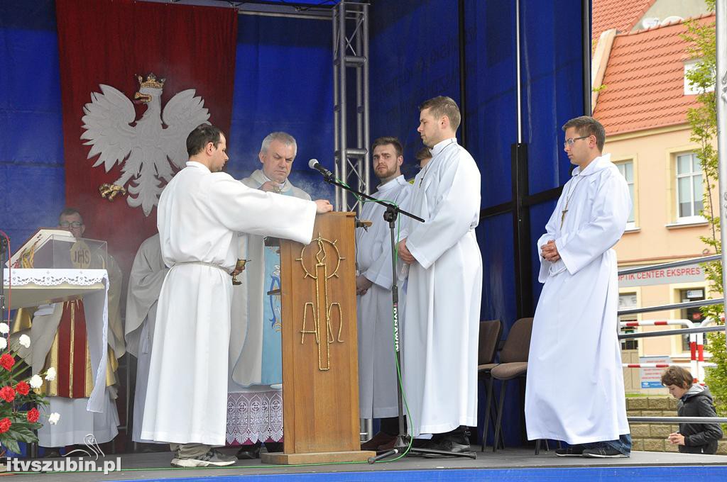 Uroczysta Msza św. za Ojczyznę na szubińskim Rynku