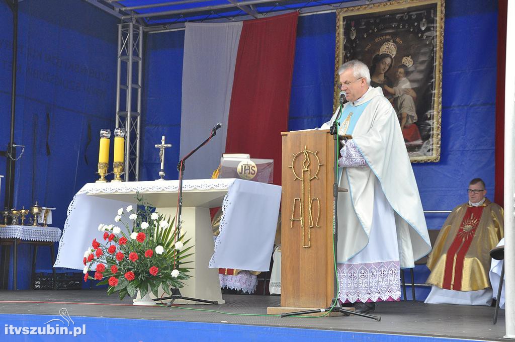 Uroczysta Msza św. za Ojczyznę na szubińskim Rynku