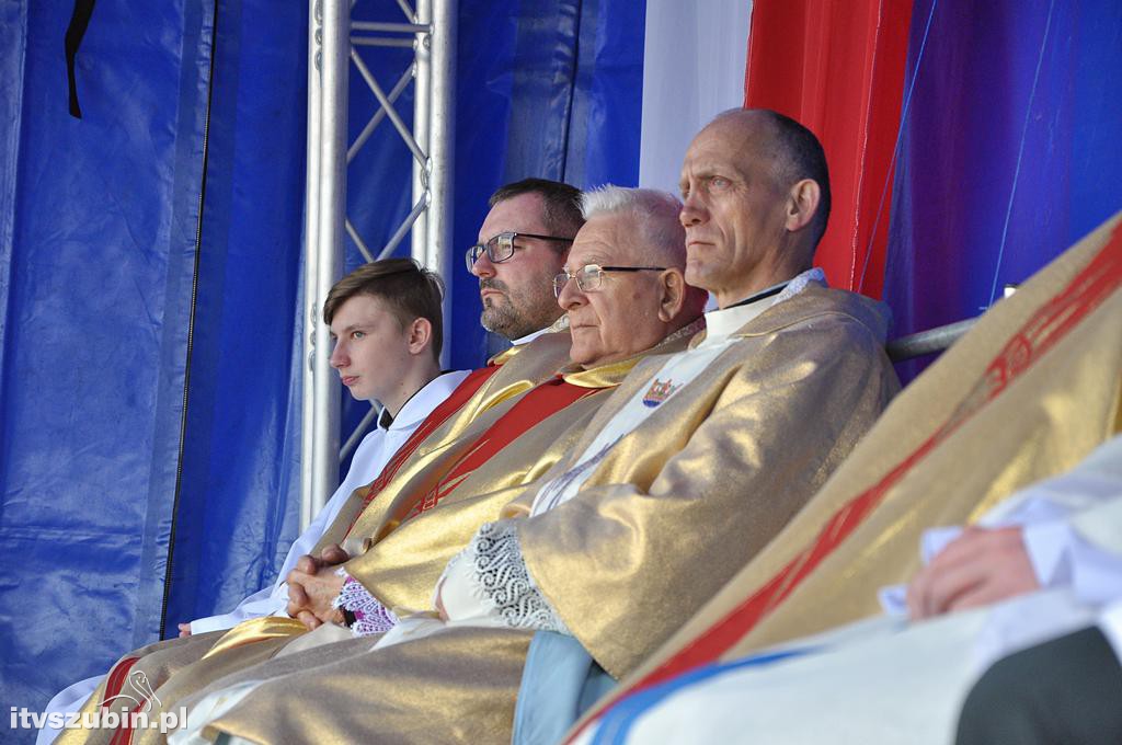 Uroczysta Msza św. za Ojczyznę na szubińskim Rynku