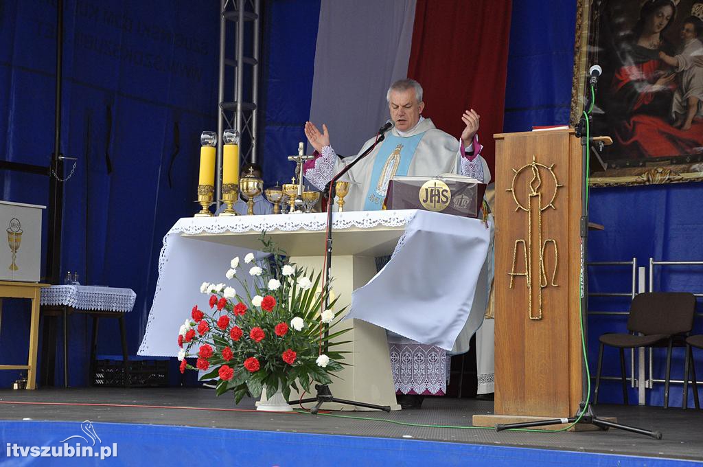 Uroczysta Msza św. za Ojczyznę na szubińskim Rynku