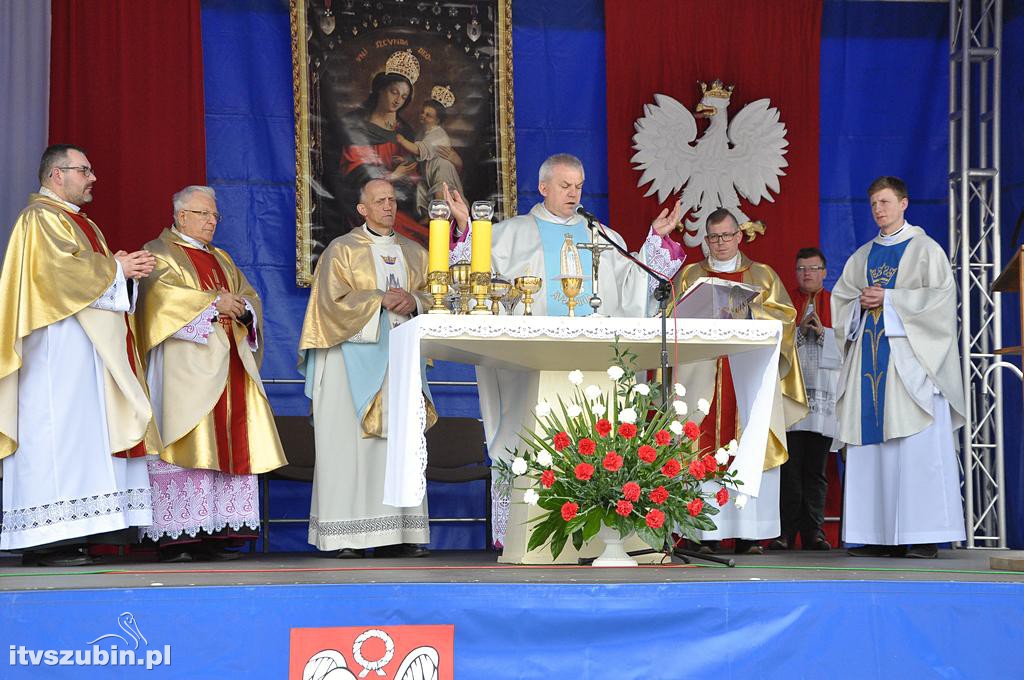 Uroczysta Msza św. za Ojczyznę na szubińskim Rynku
