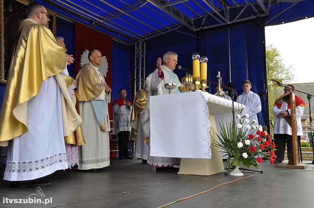 Uroczysta Msza św. za Ojczyznę na szubińskim Rynku